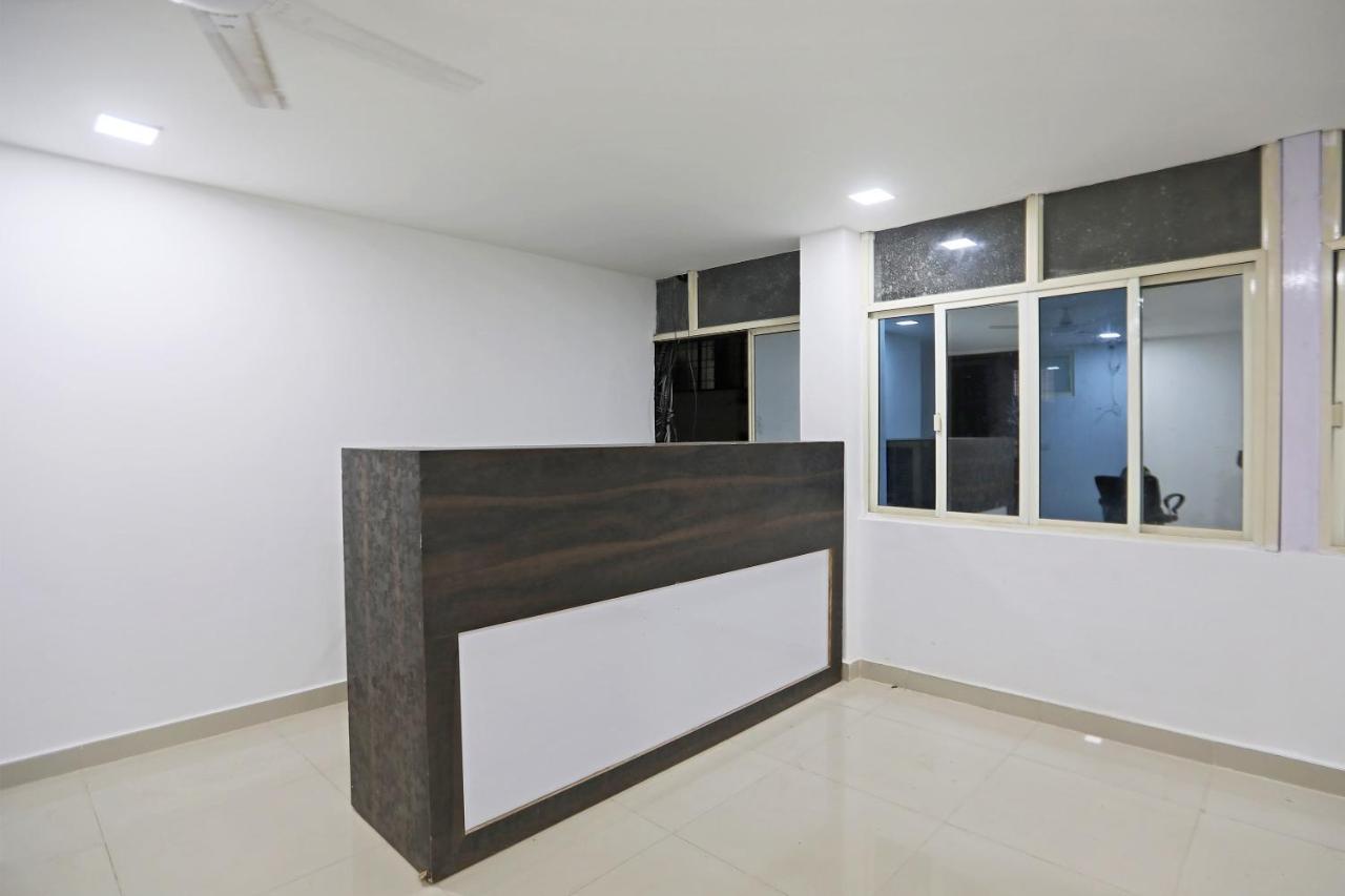 Townhouse South Lawn Hotel New Delhi Exterior photo